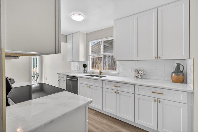 7064 Canevalley Cir, Citrus Heights, CA 95621