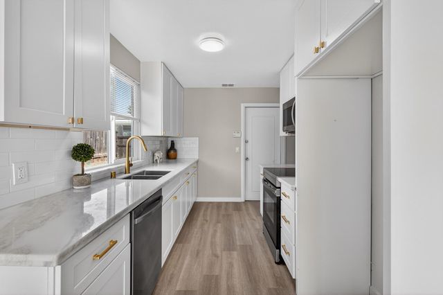 7064 Canevalley Cir, Citrus Heights, CA 95621