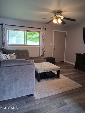 1802 Newport Avenue, Toledo, OH 43613