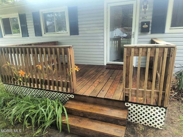 1802 Newport Avenue, Toledo, OH 43613