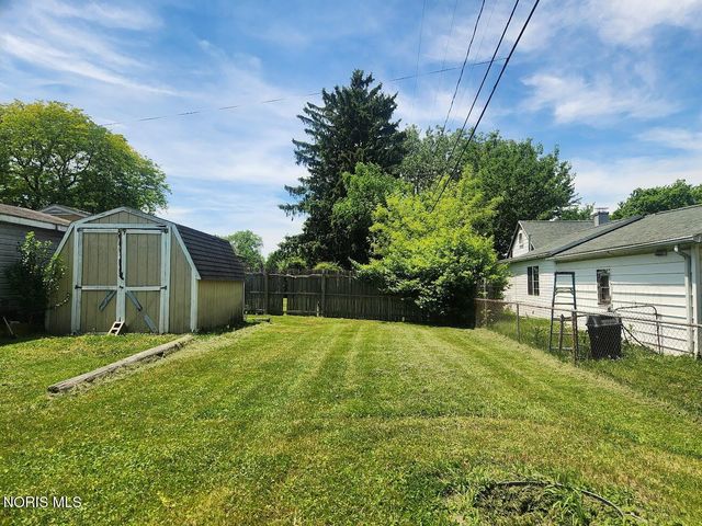 1802 Newport Avenue, Toledo, OH 43613