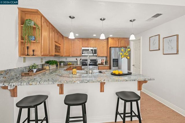 1358 1358 Swallowtail Rd, Concord, CA 94521