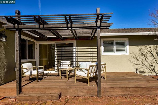 1358 1358 Swallowtail Rd, Concord, CA 94521