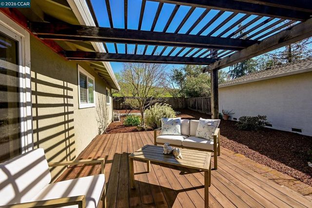 1358 1358 Swallowtail Rd, Concord, CA 94521