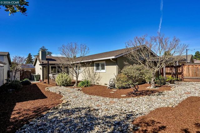 1358 1358 Swallowtail Rd, Concord, CA 94521