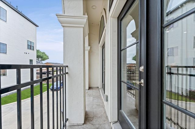 3339 Beverly Forest Drive, Houston, TX 77057