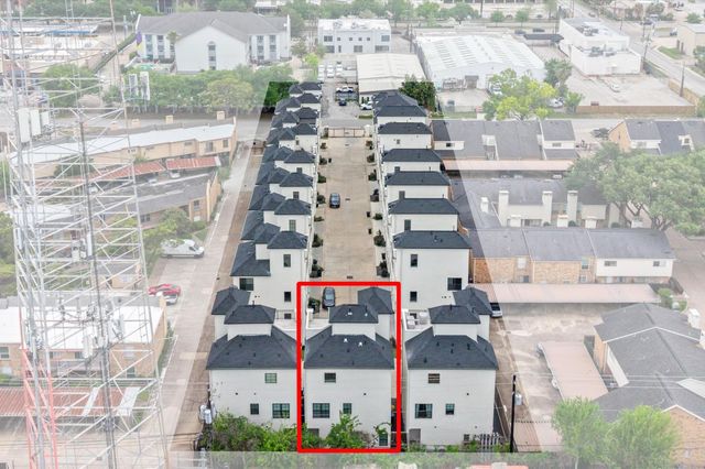 3339 Beverly Forest Drive, Houston, TX 77057