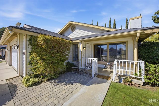 13116 Amanda Court, Bakersfield, CA 93314