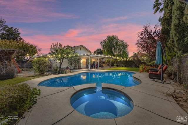 13116 Amanda Court, Bakersfield, CA 93314