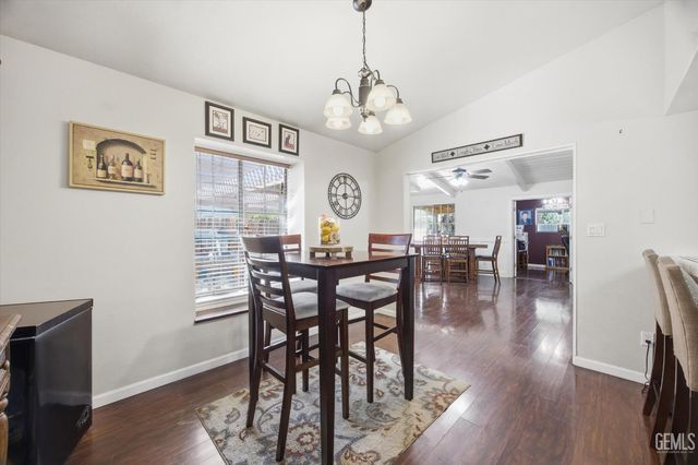 13116 Amanda Court, Bakersfield, CA 93314