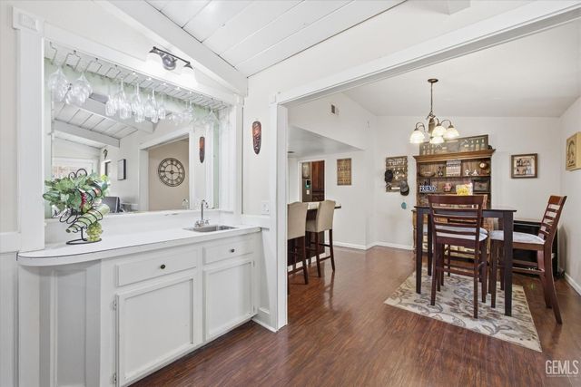 13116 Amanda Court, Bakersfield, CA 93314