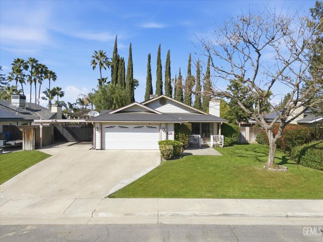 13116 Amanda Court, Bakersfield, CA 93314