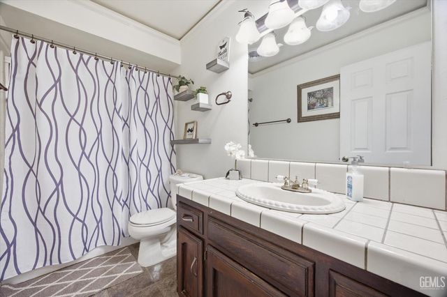 13116 Amanda Court, Bakersfield, CA 93314