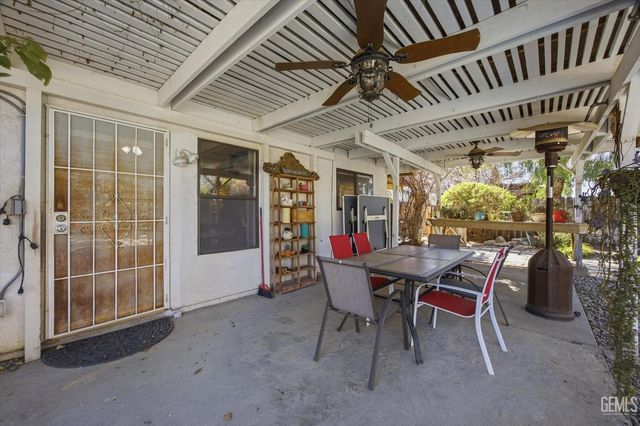 13116 Amanda Court, Bakersfield, CA 93314