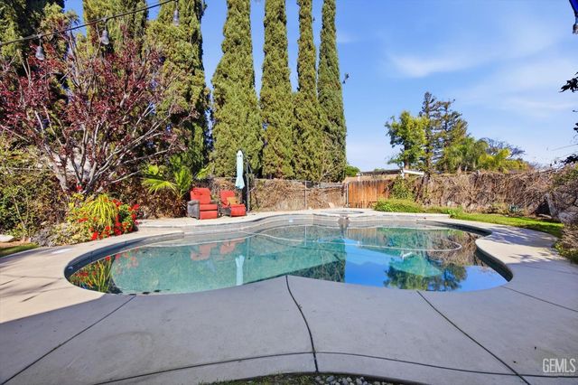 13116 Amanda Court, Bakersfield, CA 93314