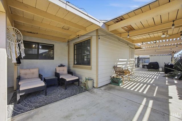 13116 Amanda Court, Bakersfield, CA 93314