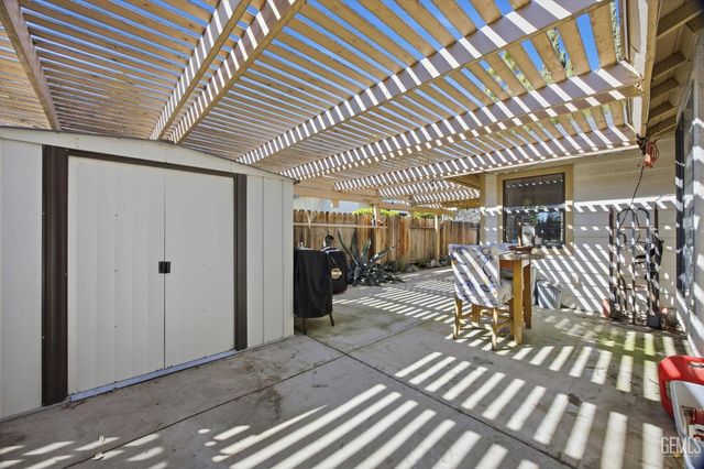 13116 Amanda Court, Bakersfield, CA 93314