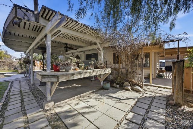 13116 Amanda Court, Bakersfield, CA 93314