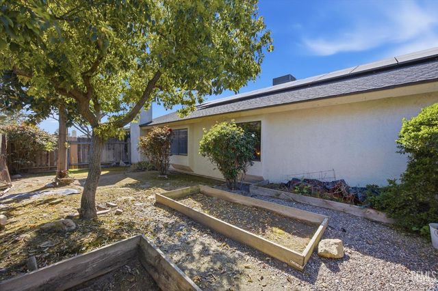 13116 Amanda Court, Bakersfield, CA 93314