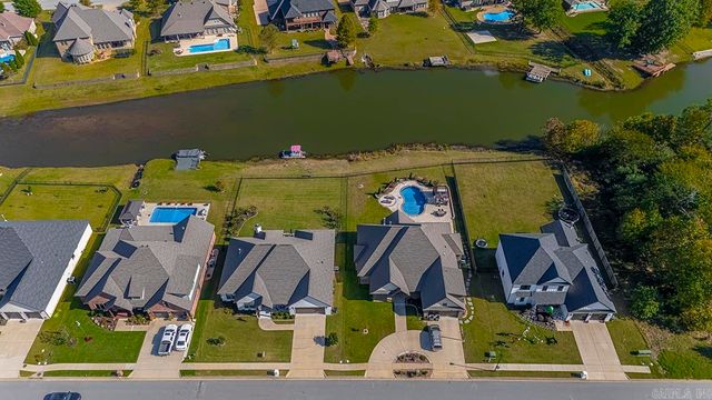 7730 S SHORELINE Boulevard, Benton, AR 72019