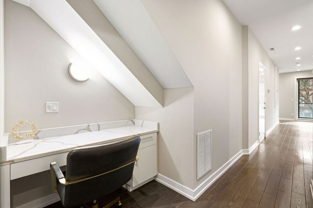 1448 W Erie Street 2, Chicago, IL 60642