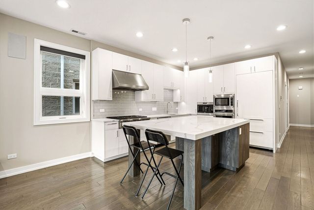 1448 W Erie Street 2, Chicago, IL 60642