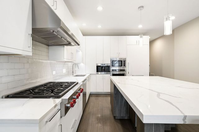 1448 W Erie Street 2, Chicago, IL 60642