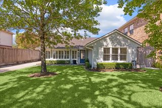 4918 Chestnut Street, Bellaire, TX 77401