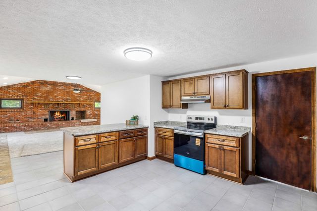 239 Wayne Threatt Rd, Dover, TN 37058