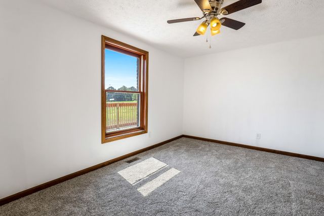 239 Wayne Threatt Rd, Dover, TN 37058