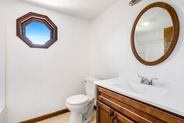 239 Wayne Threatt Rd, Dover, TN 37058