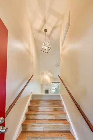 25 Shoreline Road B, Lake Barrington, IL 60010