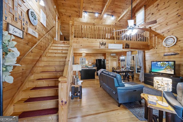 612 Medina Court, Ellijay, GA 30540