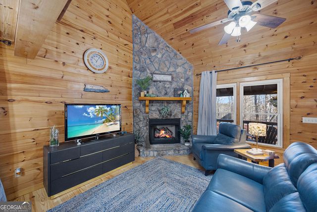 612 Medina Court, Ellijay, GA 30540