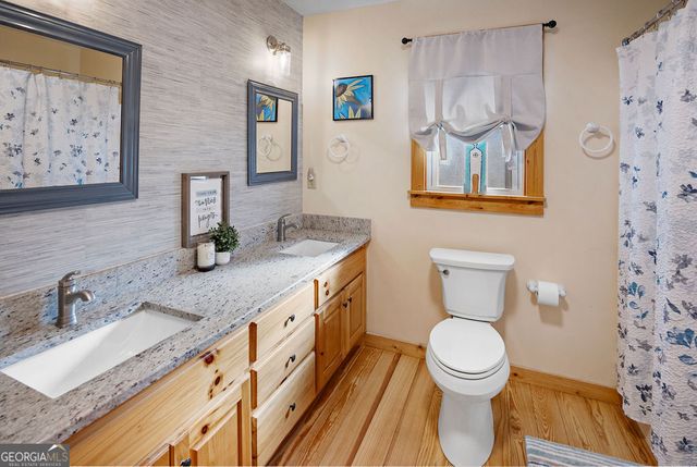 612 Medina Court, Ellijay, GA 30540