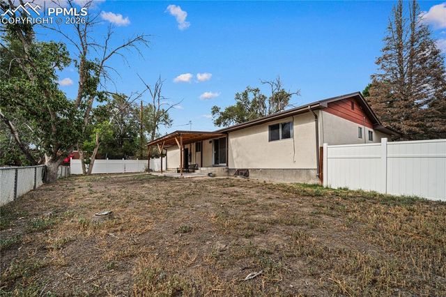 11 Macnaughton Road, Pueblo, CO 81001