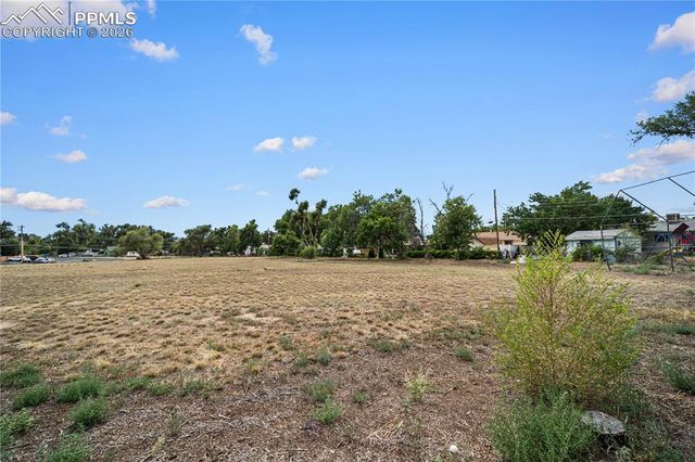 11 Macnaughton Road, Pueblo, CO 81001