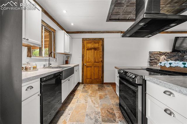 11 Macnaughton Road, Pueblo, CO 81001