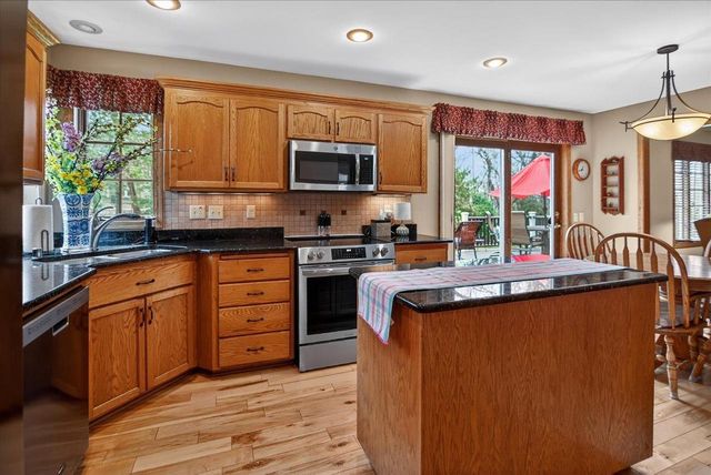1253 Mockingbird Lane, Sun Prairie, WI 53590