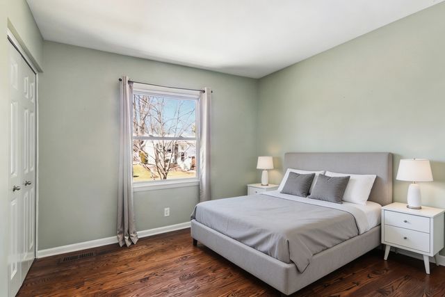 316 Bedford Road, Bolingbrook, IL 60440