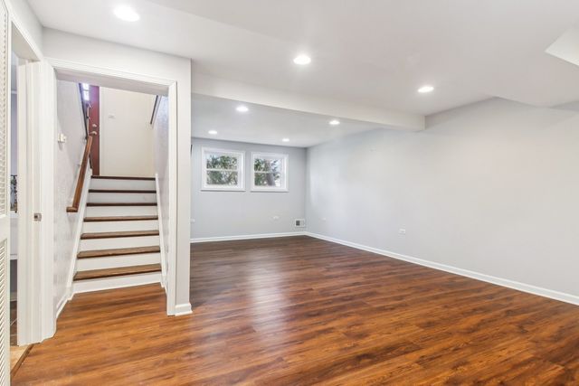 316 Bedford Road, Bolingbrook, IL 60440