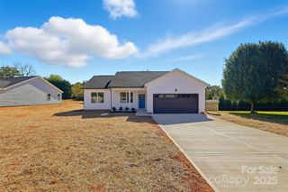 8 Colonial Avenue, Granite Falls, NC 28630
