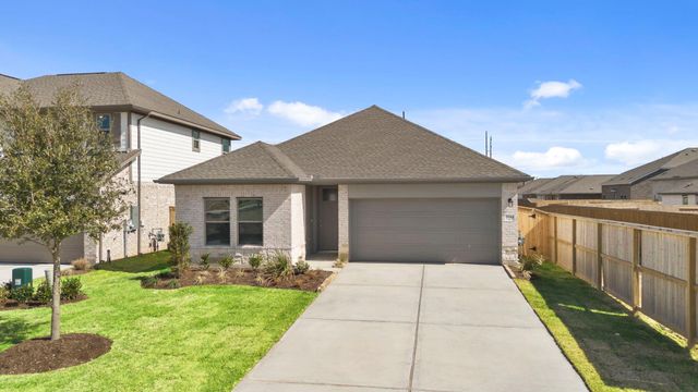 3544 Atlas Point Lane, Angleton, TX 77515
