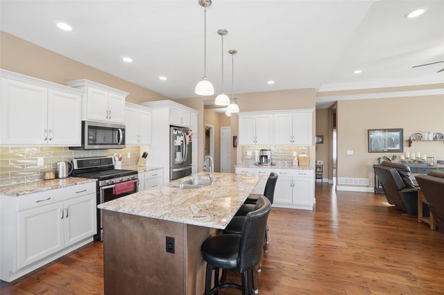 340 Cemar Court, Marion, IA 52302