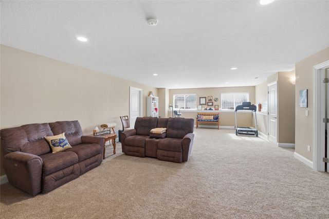 340 Cemar Court, Marion, IA 52302