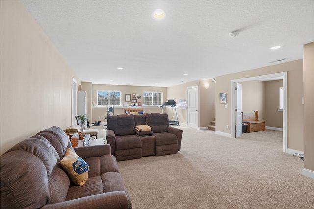 340 Cemar Court, Marion, IA 52302