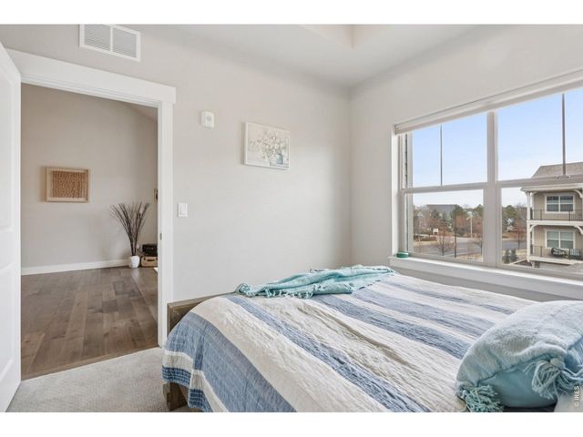 4612 Hahns Peak Dr 302, Loveland, CO 80538