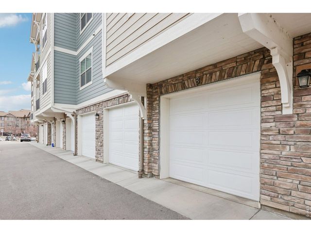 4612 Hahns Peak Dr 302, Loveland, CO 80538