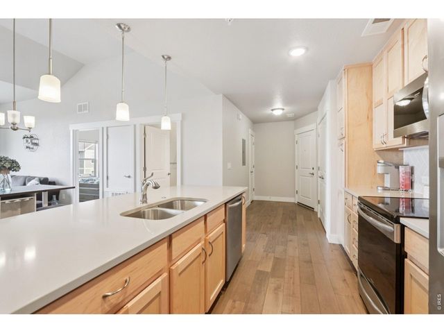 4612 Hahns Peak Dr 302, Loveland, CO 80538