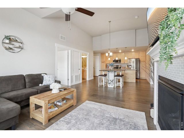 4612 Hahns Peak Dr 302, Loveland, CO 80538